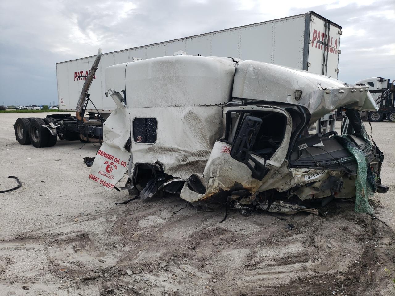2015 Peterbilt 579 იყიდება Miami-ში, FL - Rollover