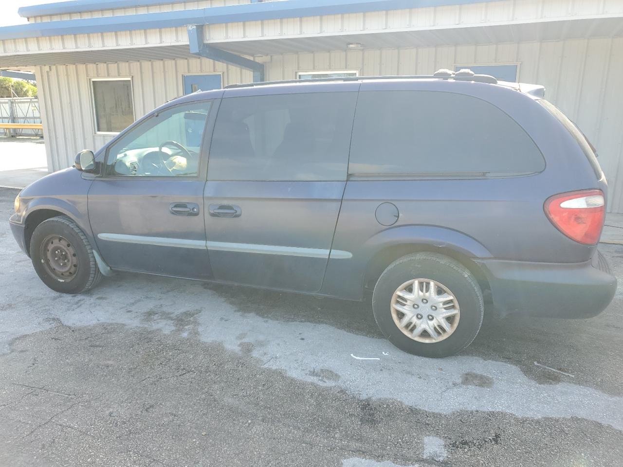 2002 Dodge Grand Caravan Sport VIN: 2B4GP44352R572306 Lot: 65409704