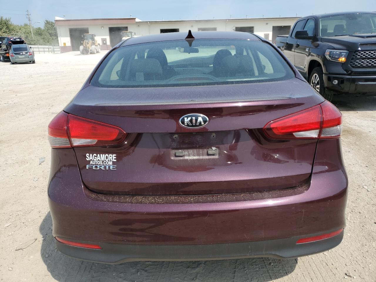 3KPFK4A7XJE274368 2018 Kia Forte Lx