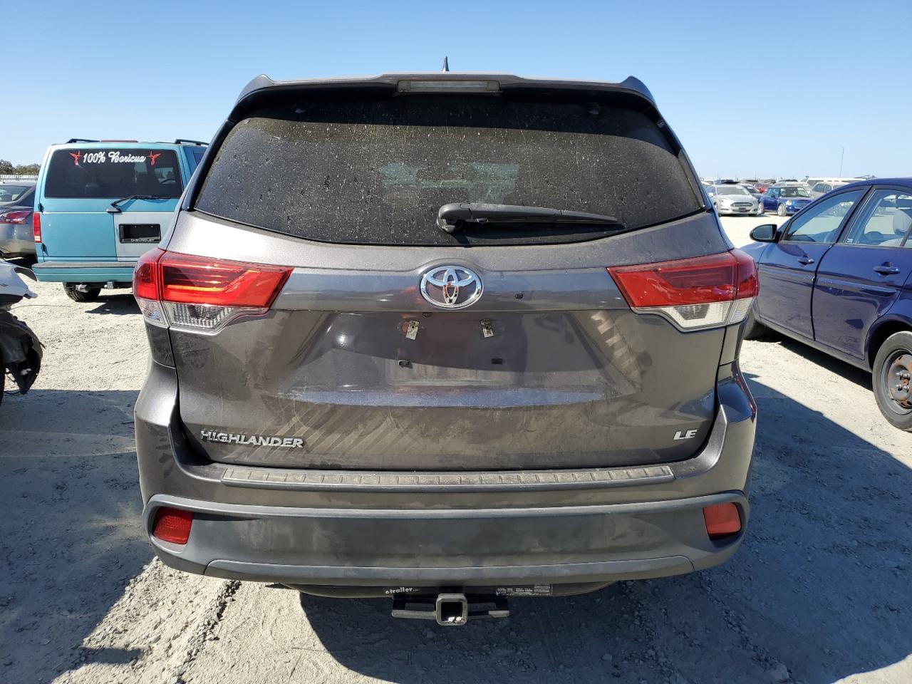 5TDZZRFH7HS217133 2017 Toyota Highlander Le