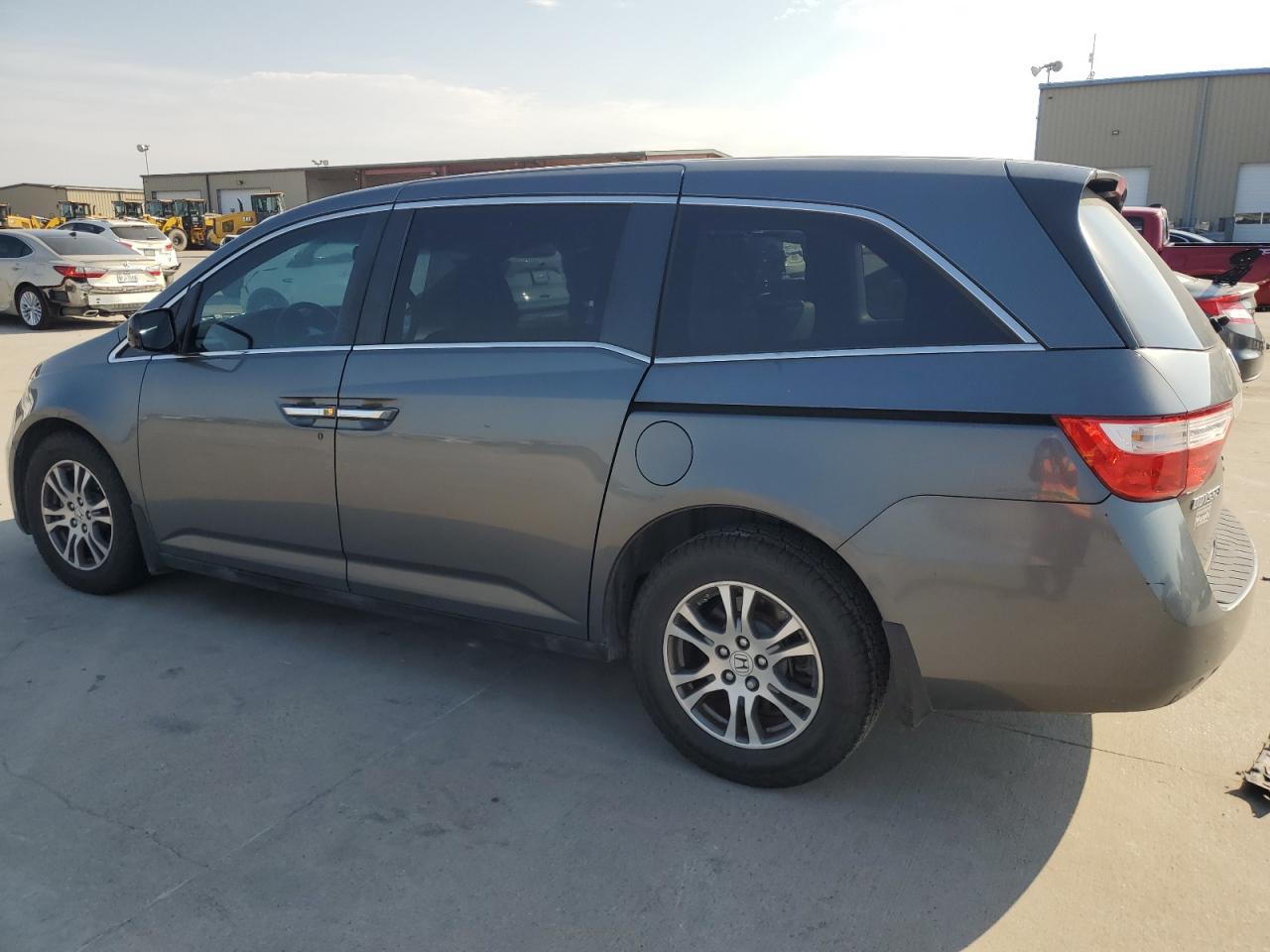 2013 Honda Odyssey - Image 2