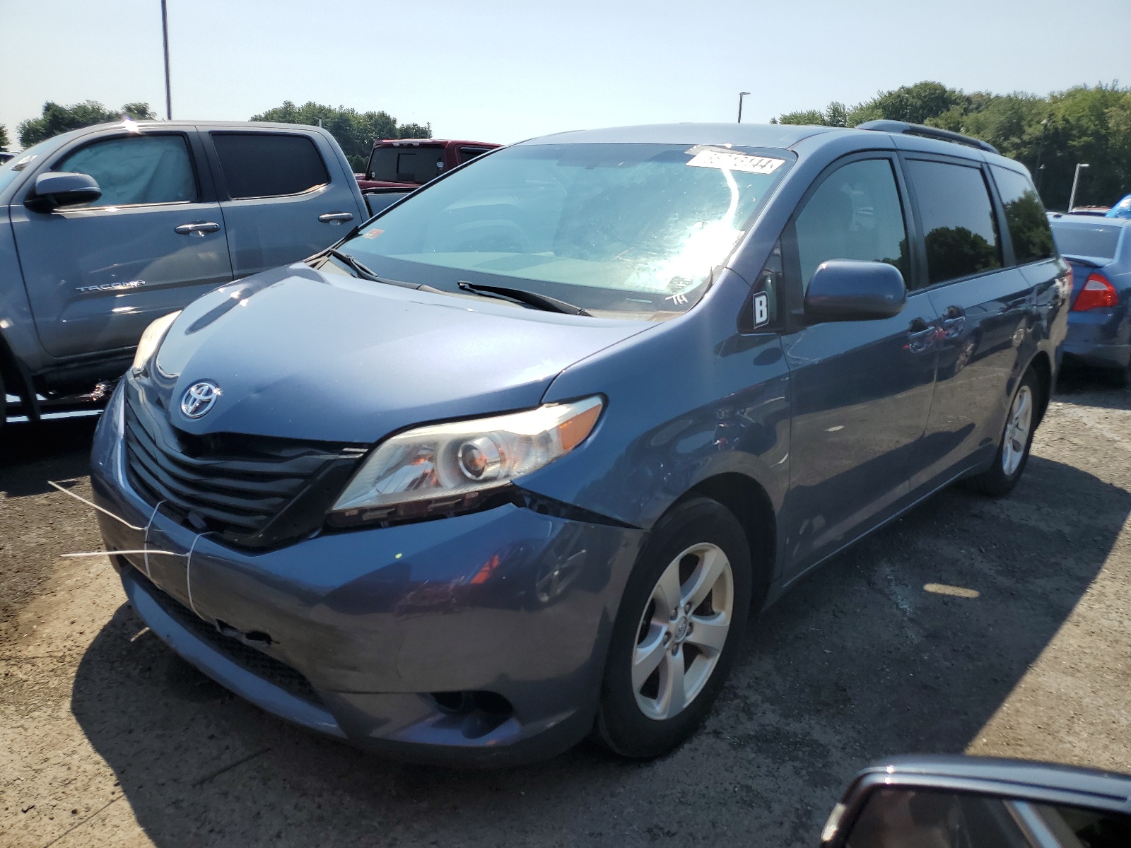 2014 Toyota Sienna Le vin: 5TDKK3DC2ES484086