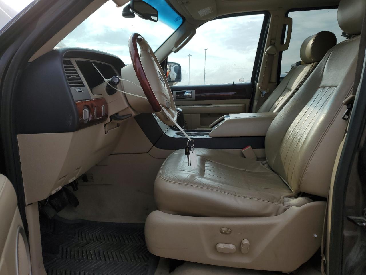 2006 Lincoln Navigator VIN: 5LMFU28546LJ10821 Lot: 66204984