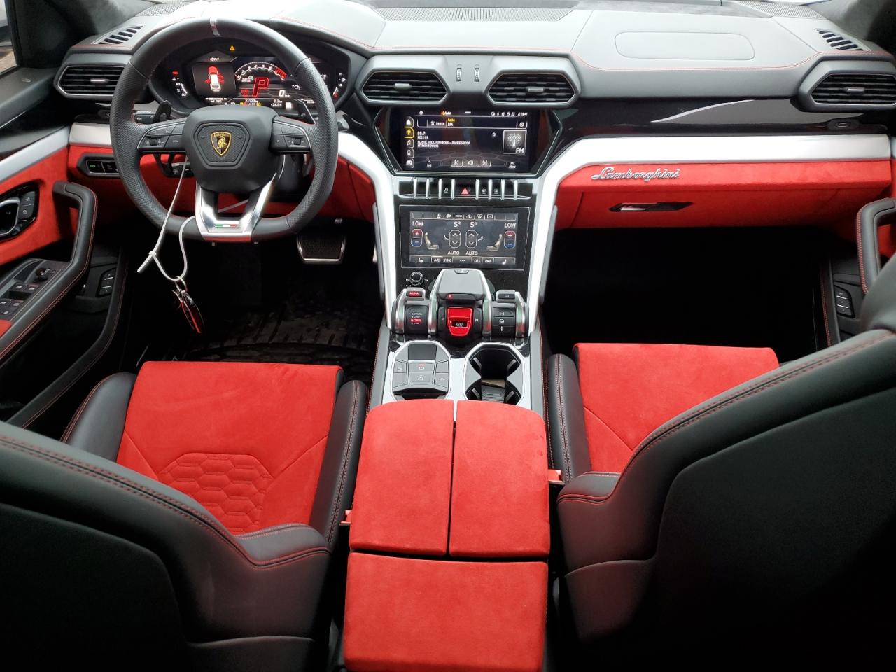 ZPBCA1ZL8NLA19732 2022 Lamborghini Urus