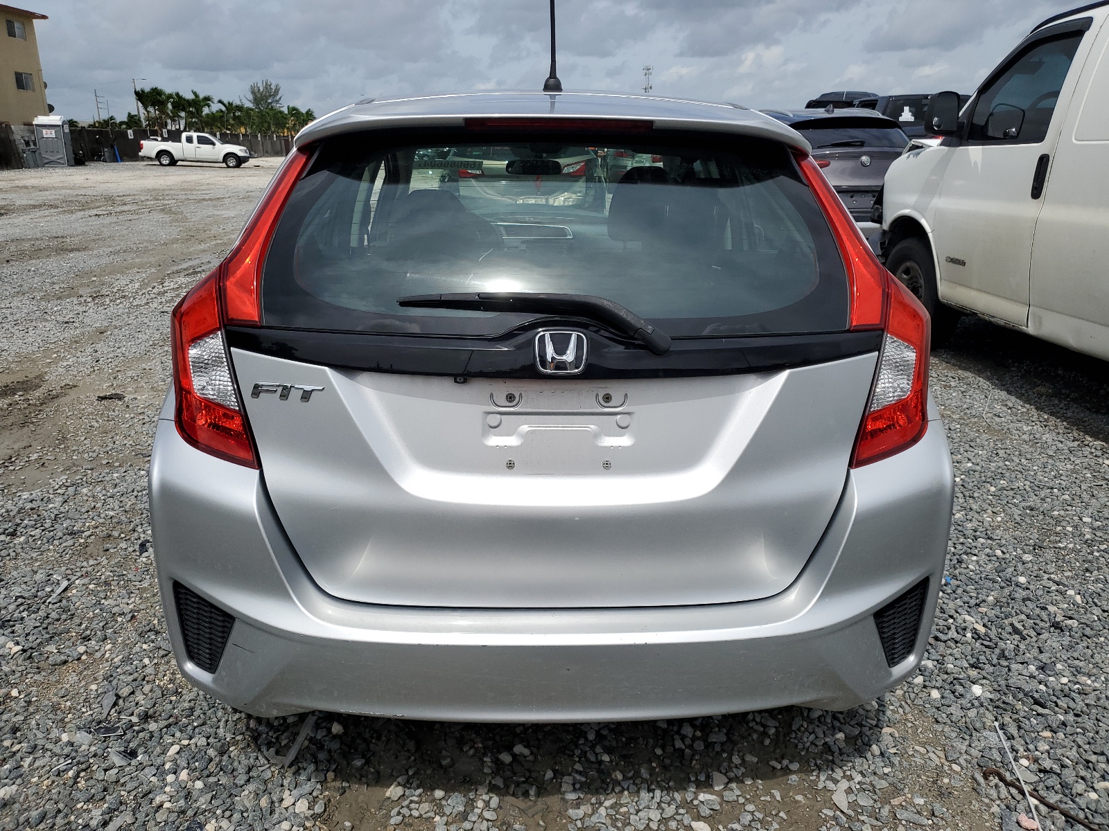 3HGGK5H56FM767803 2015 Honda Fit Lx