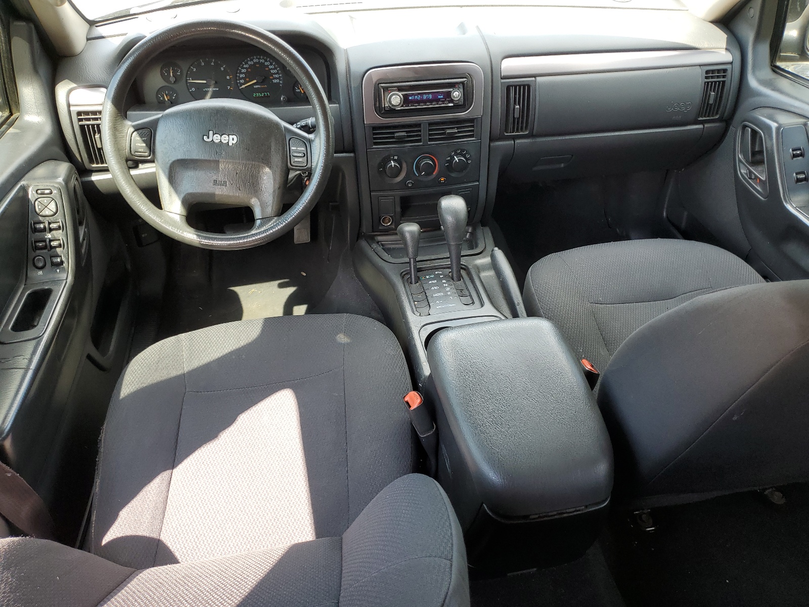 1J4GW48SX3C608938 2003 Jeep Grand Cherokee Laredo