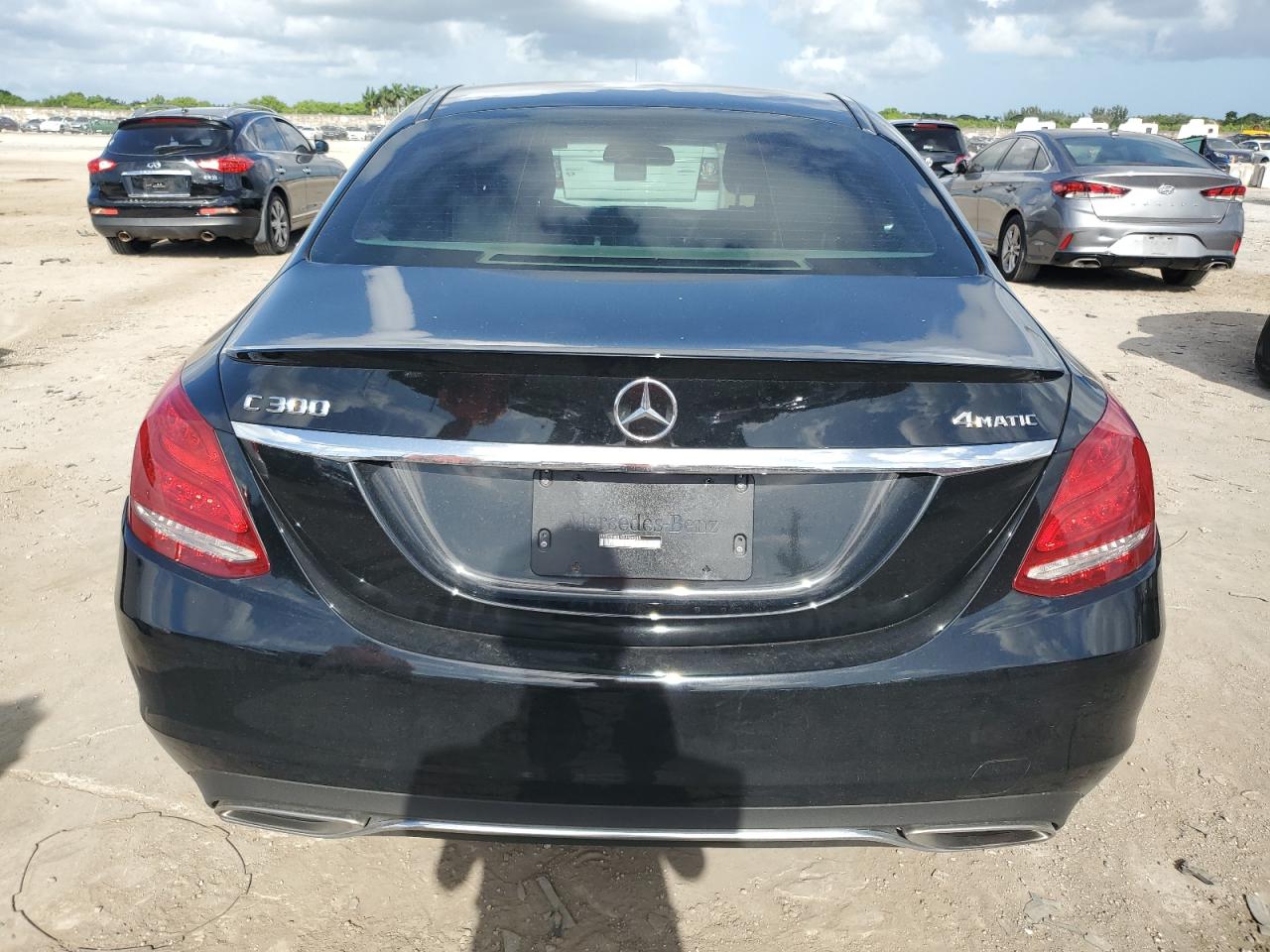 2016 Mercedes-Benz C 300 4Matic VIN: 55SWF4KB1GU104585 Lot: 65565844