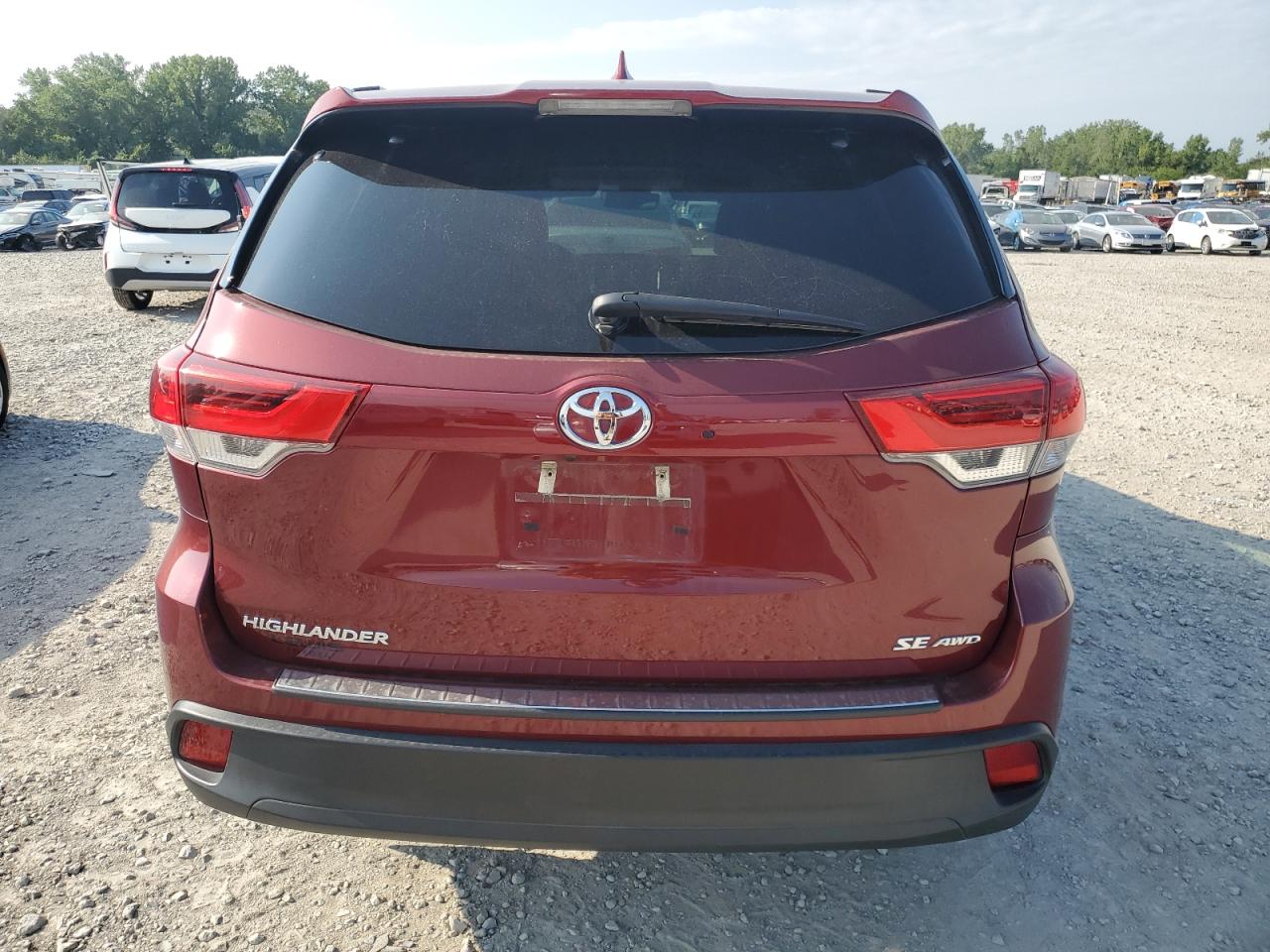 5TDJZRFH6HS473051 2017 Toyota Highlander Se