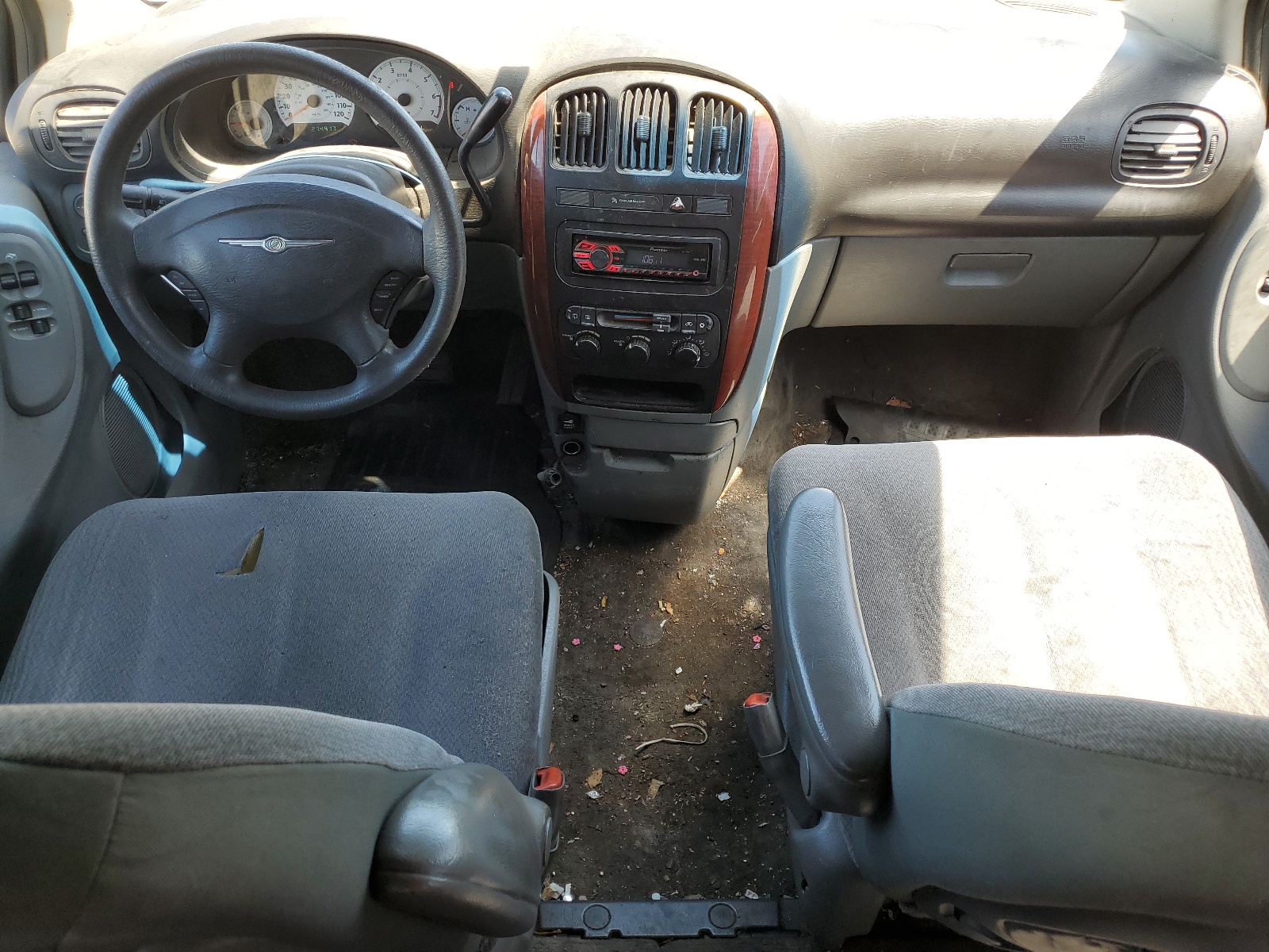 2C4GP44R95R597639 2005 Chrysler Town & Country Lx