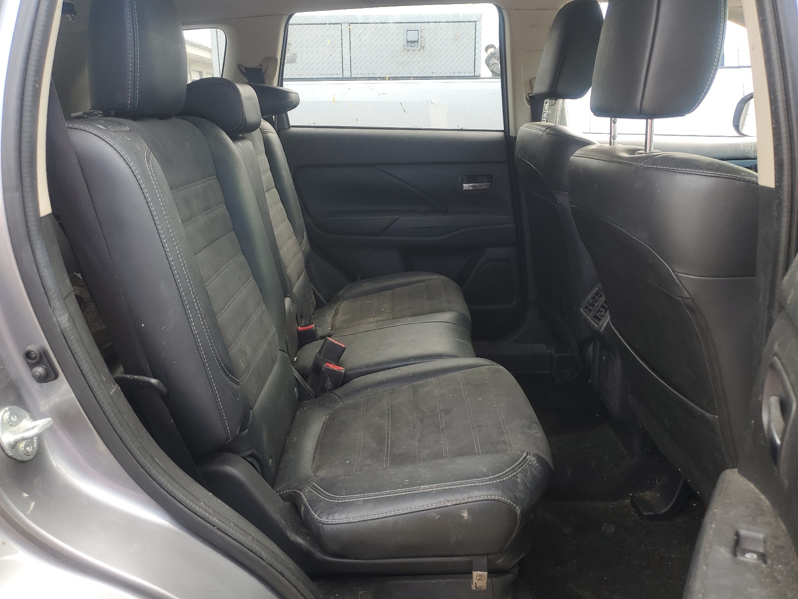 JA4AD3A33KZ048474 2019 Mitsubishi Outlander Se