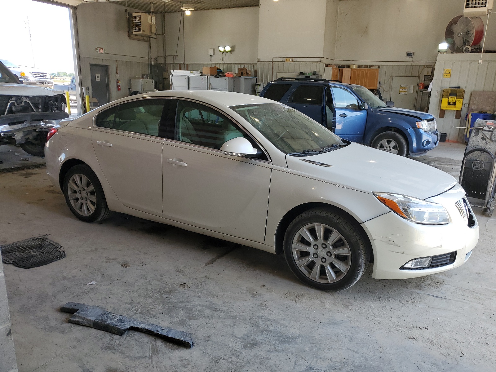 2012 Buick Regal vin: 2G4GR5ER9C9212605