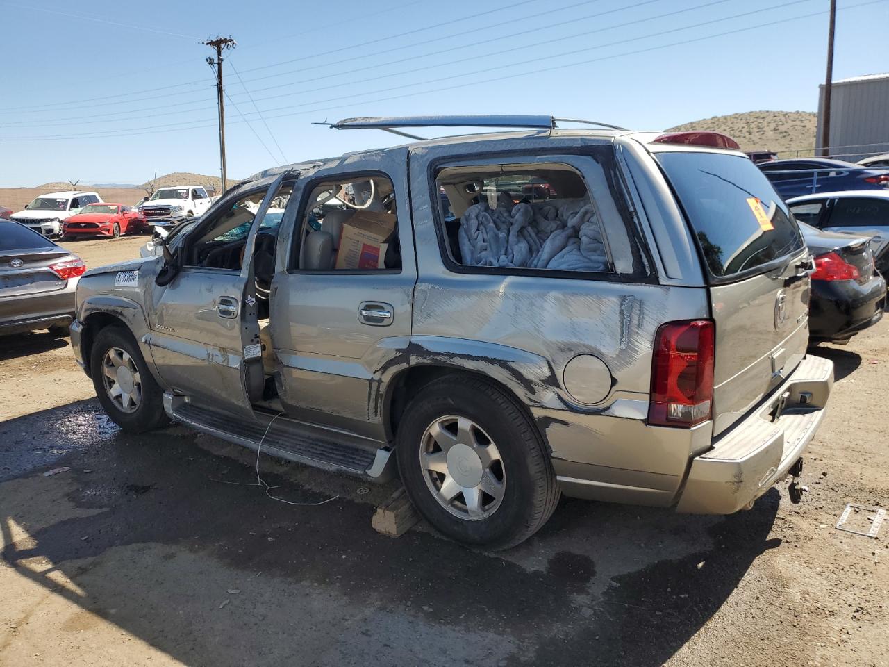 2002 Cadillac Escalade - Image 2