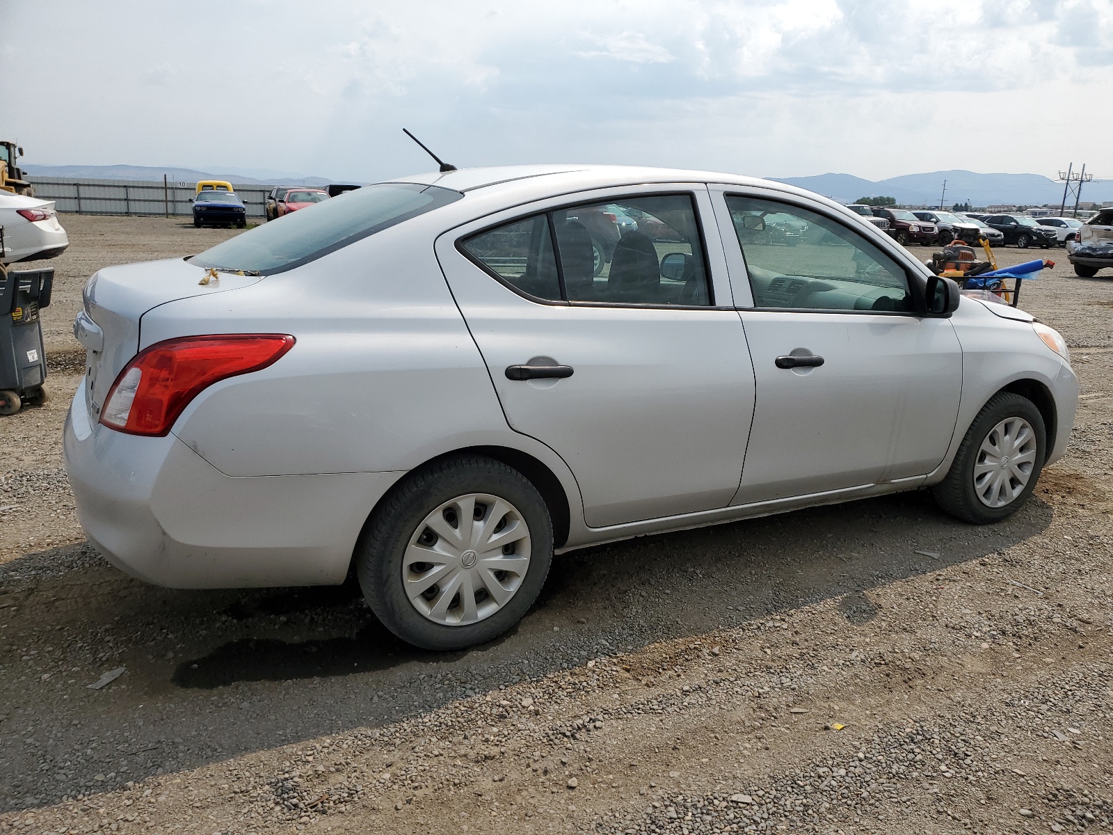 2014 Nissan Versa S vin: 3N1CN7AP2EL838143