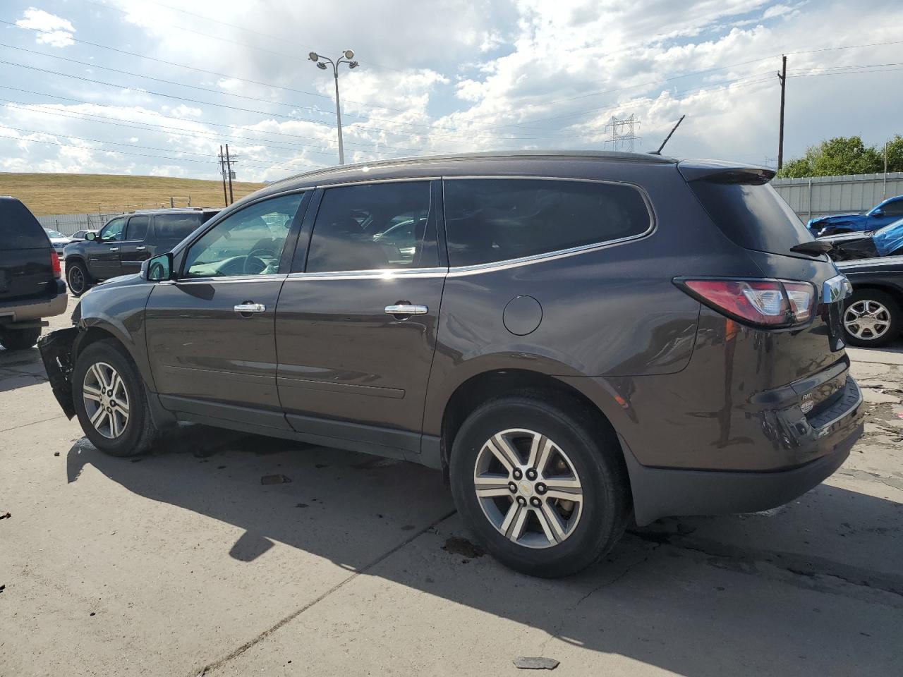 1GNKVGKD1FJ307612 2015 CHEVROLET TRAVERSE - Image 2