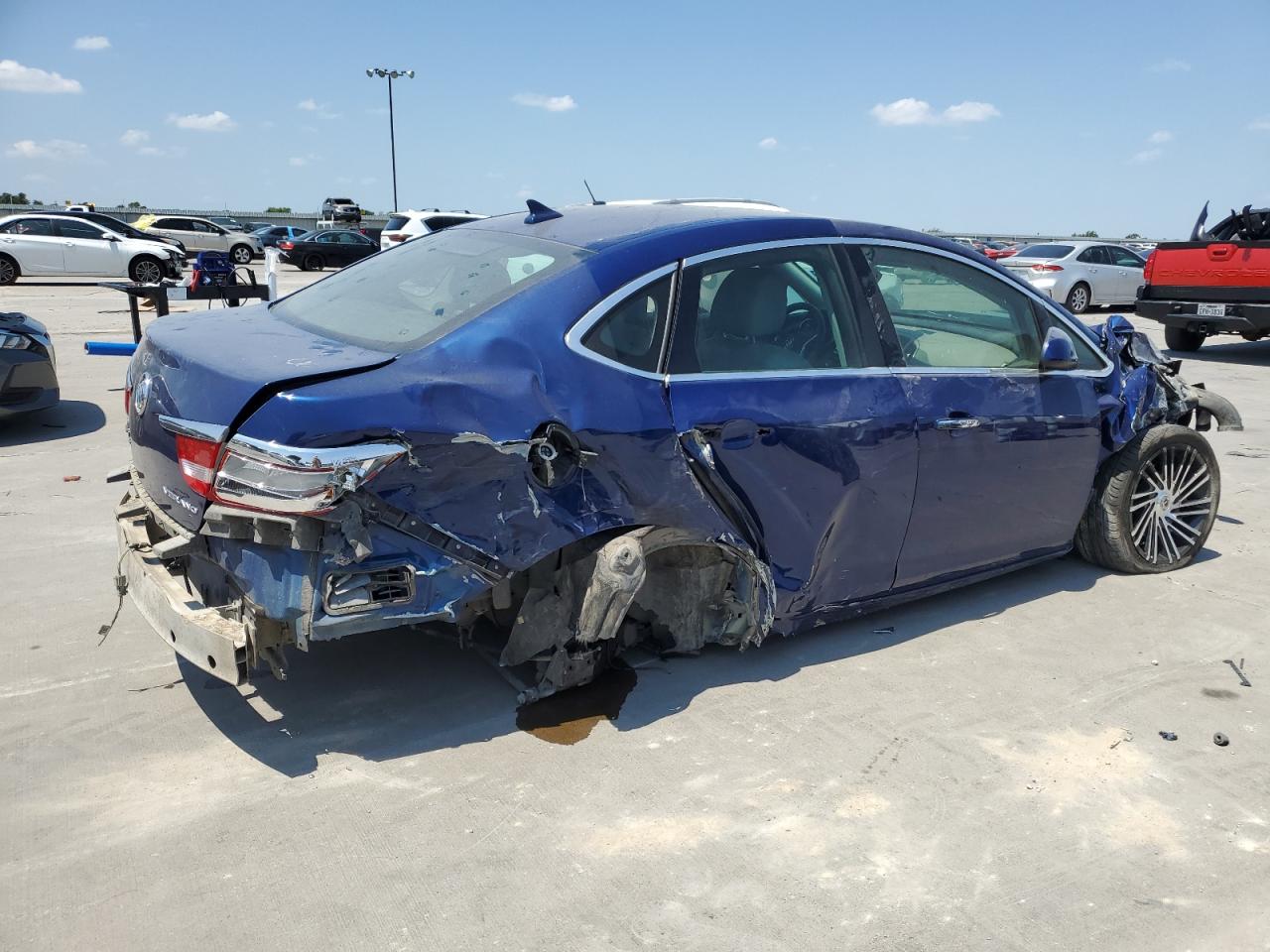 VIN 1G4PP5SK0D4244067 2013 BUICK VERANO no.3