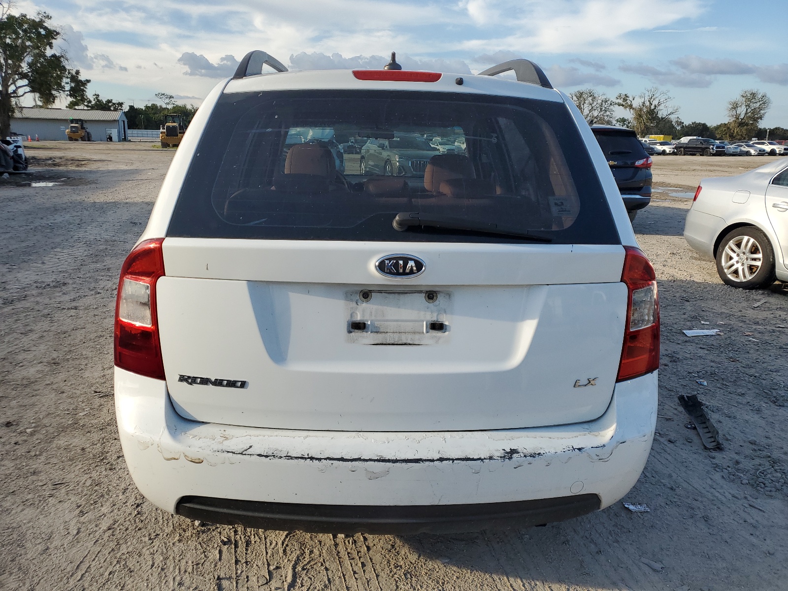 KNAFG528097237403 2009 Kia Rondo Base