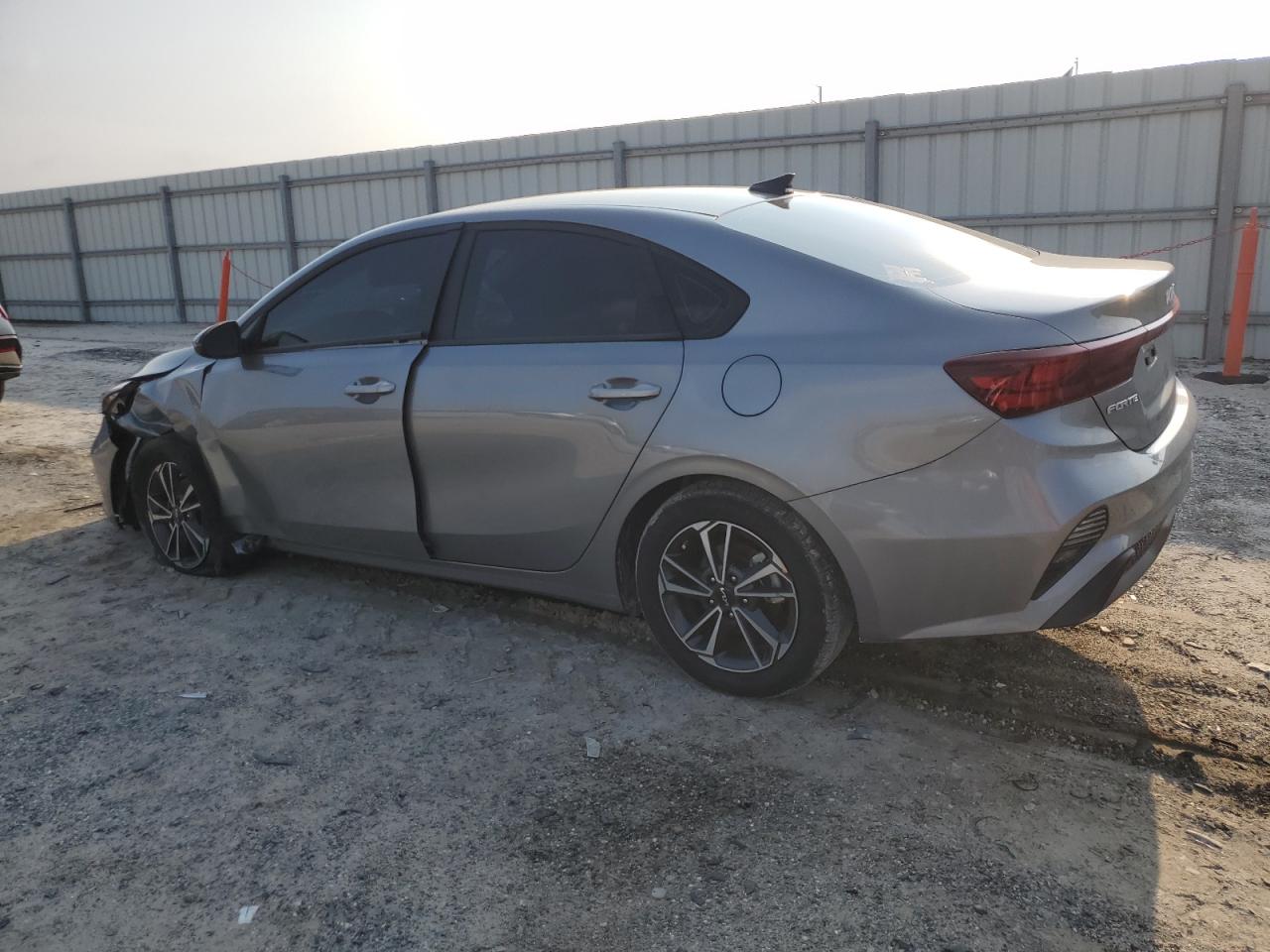 3KPF24AD7RE720767 2024 KIA FORTE - Image 2