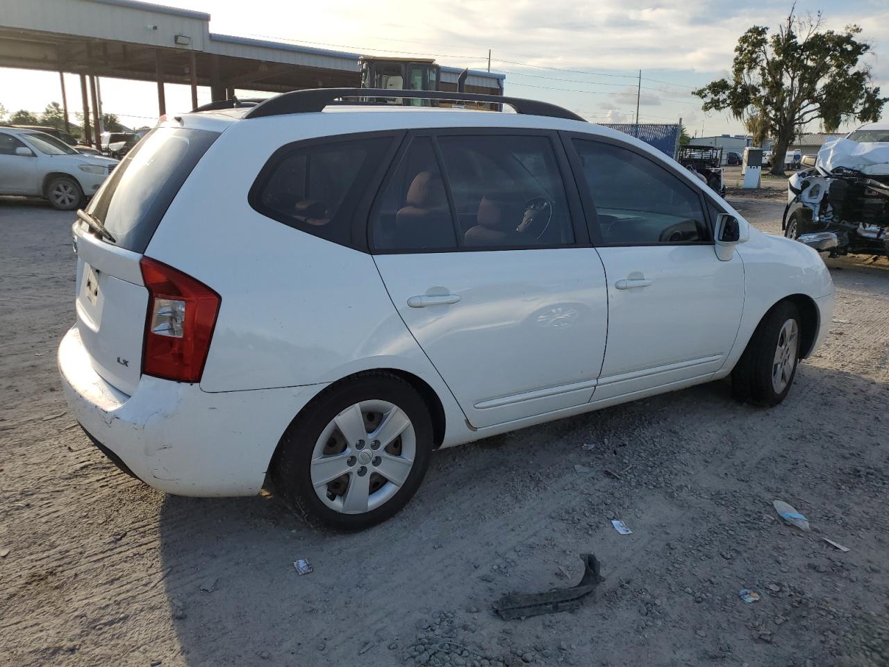 2009 Kia Rondo Base VIN: KNAFG528097237403 Lot: 67230404