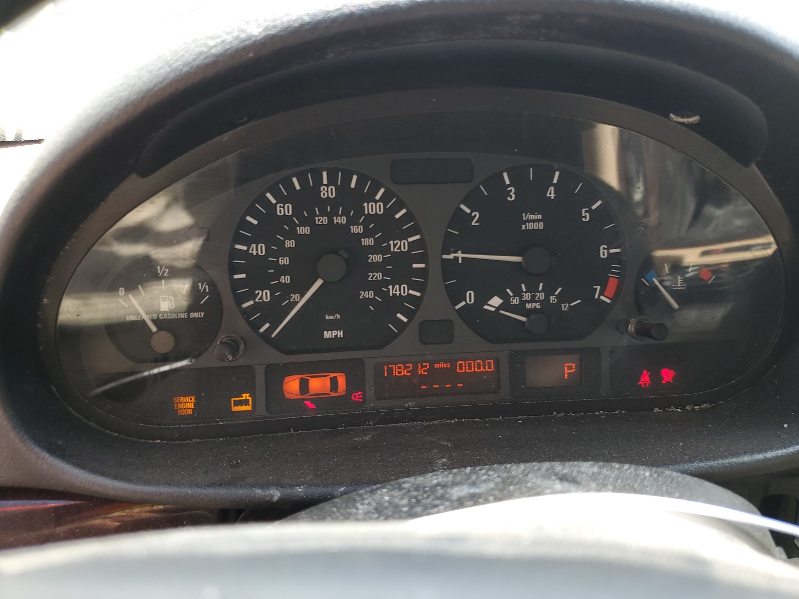 WBAEV33454KR34105 2004 BMW 325 I