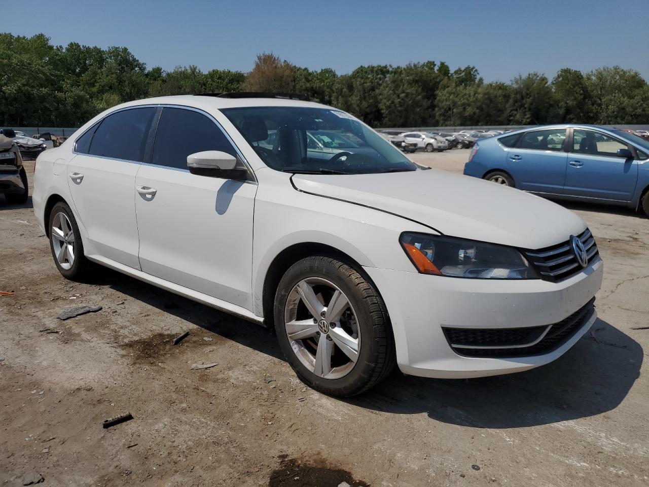 1VWBH7A38DC028147 2013 Volkswagen Passat Se