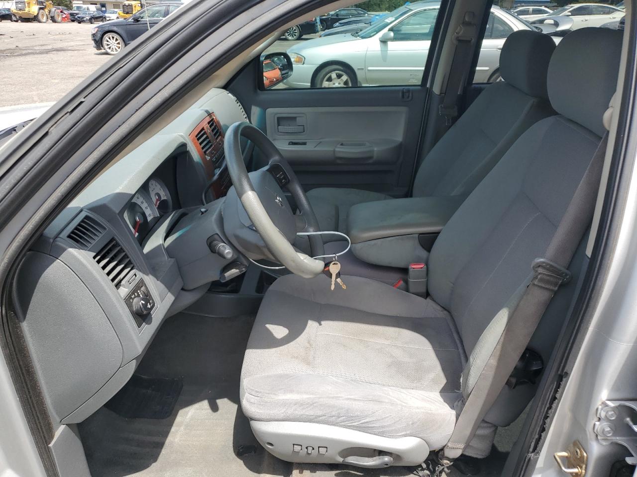 2005 Dodge Dakota Quad Slt VIN: 1D7HE48K75S337445 Lot: 69220814