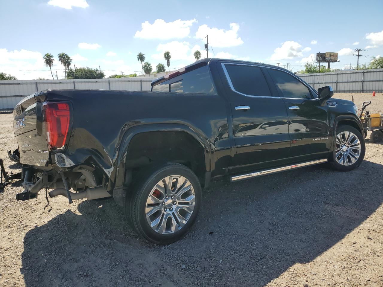 2022 GMC Sierra - Image 3