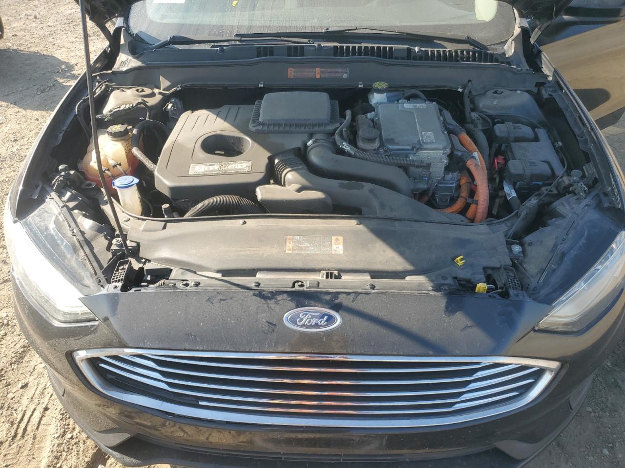 3FA6P0LU8KR261650 2019 Ford Fusion Se