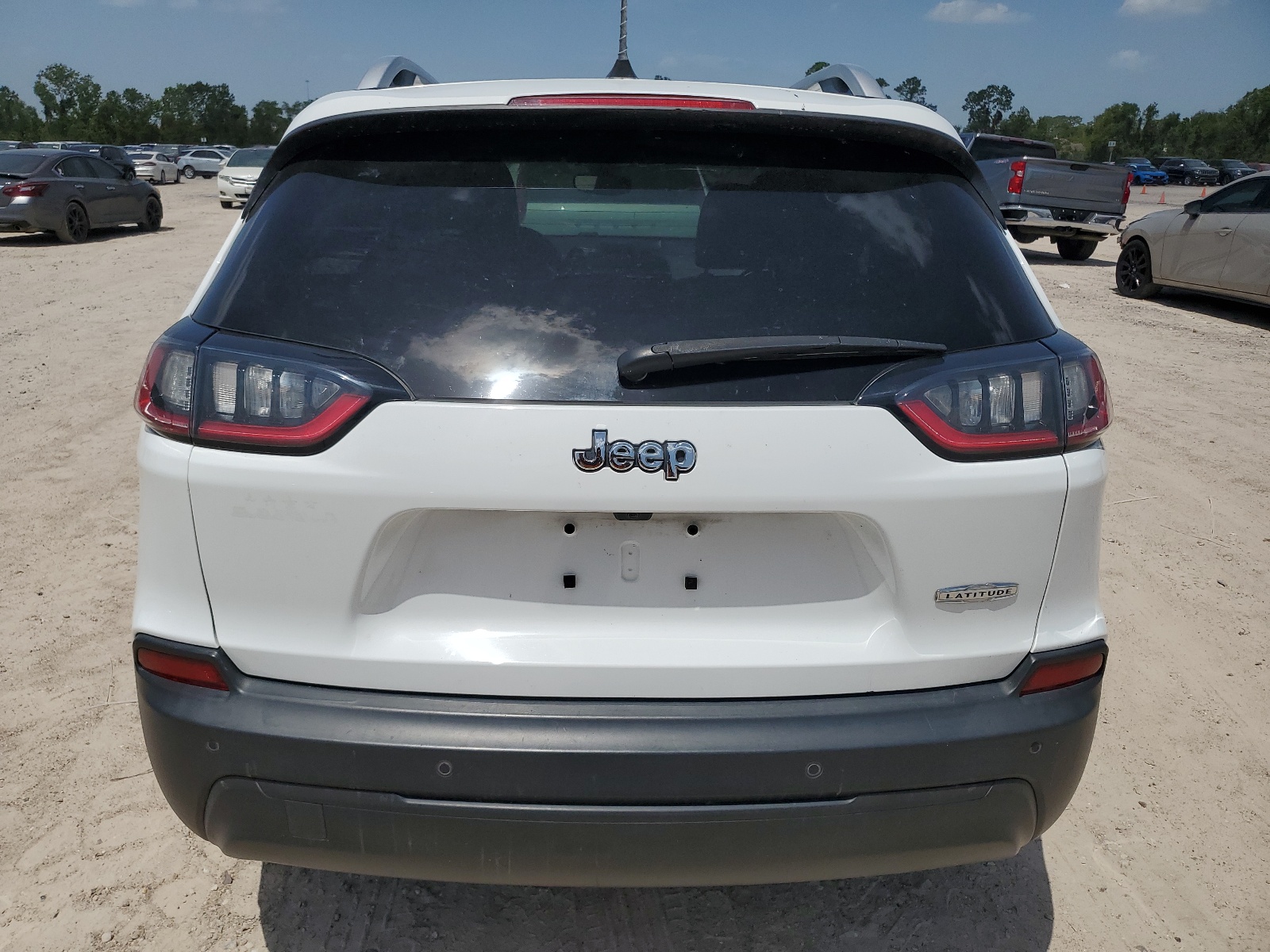 2019 Jeep Cherokee Latitude Plus vin: 1C4PJLLB1KD242396