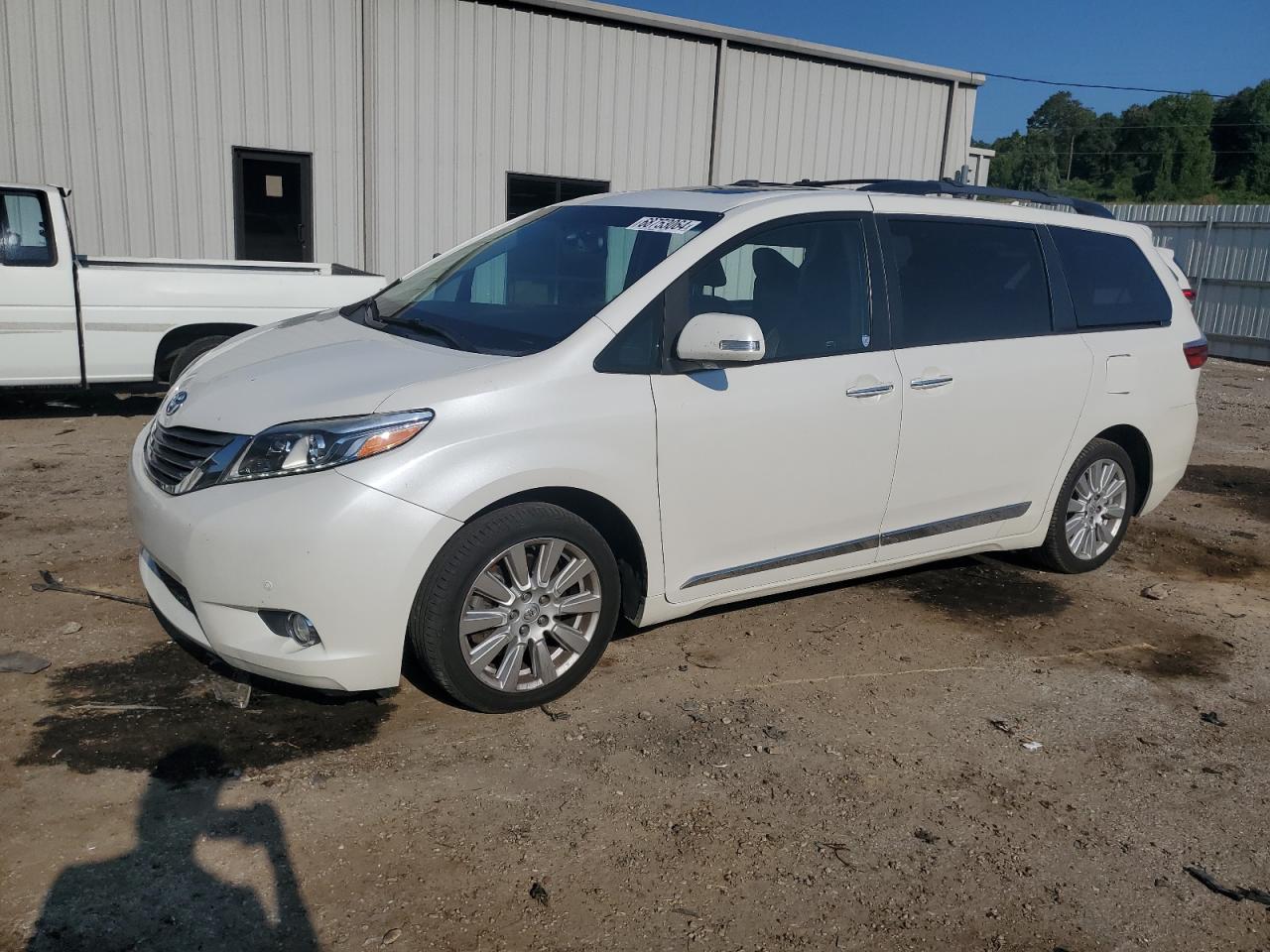 5TDYZ3DC2HS800371 2017 TOYOTA SIENNA - Image 1