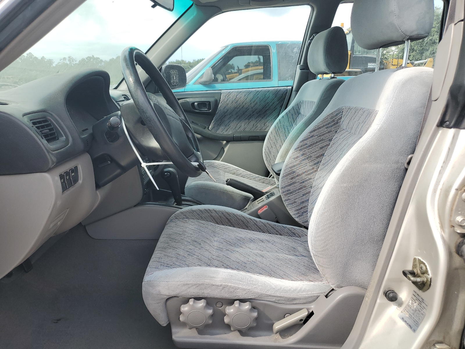 JF1SF6555YH726082 2000 Subaru Forester S