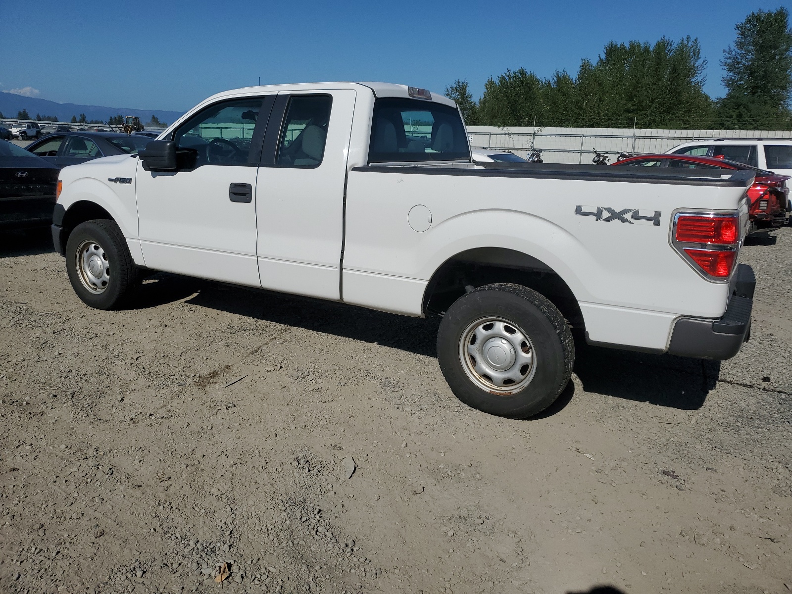 2013 Ford F150 Super Cab vin: 1FTEX1EM1DFC35710