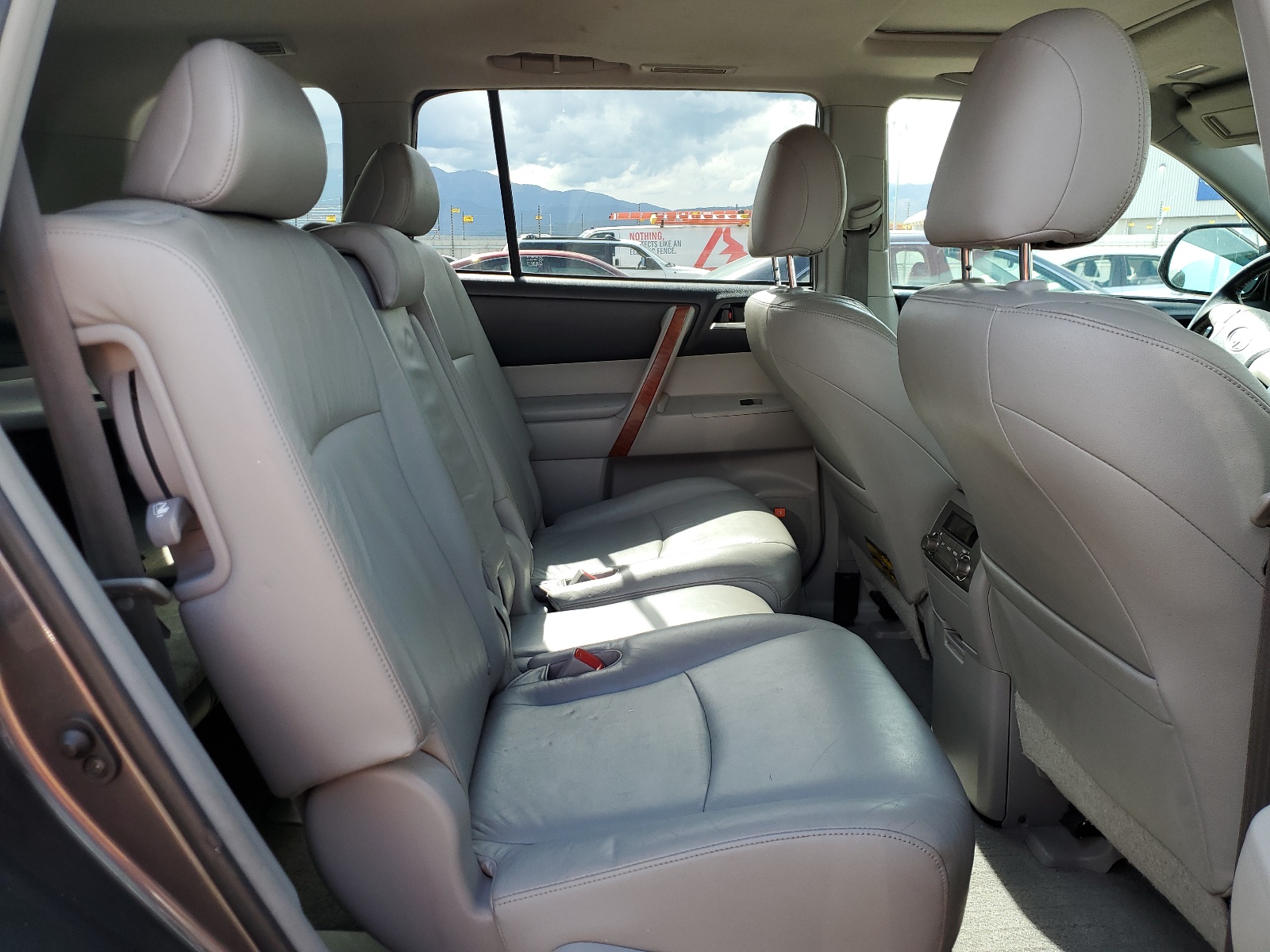 JTEES42A892144664 2009 Toyota Highlander Limited