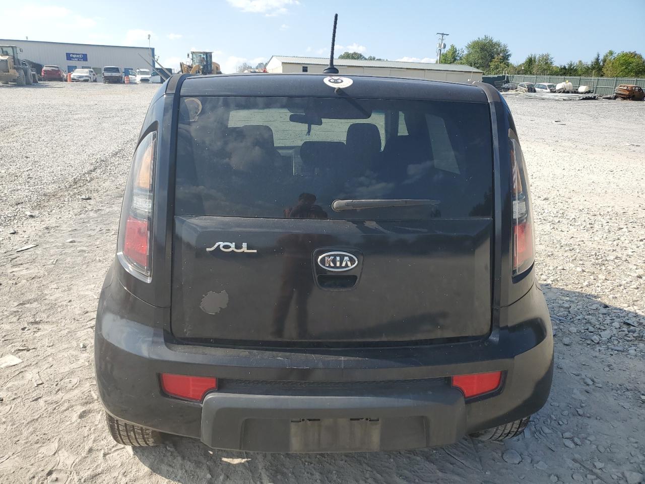 KNDJT2A21B7258559 2011 Kia Soul +