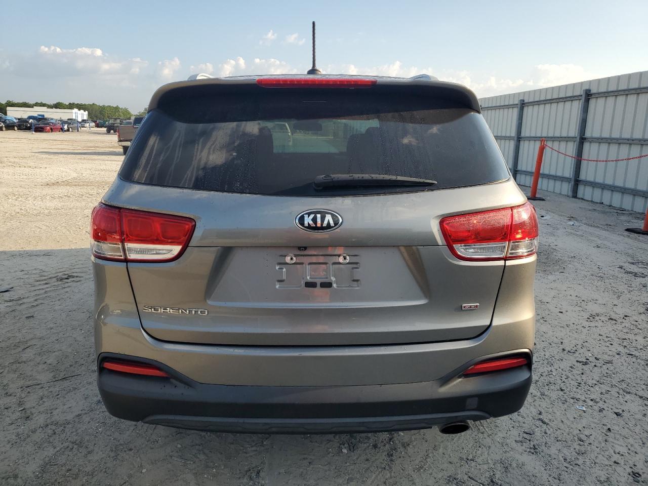 5XYPG4A35HG287786 2017 Kia Sorento Lx