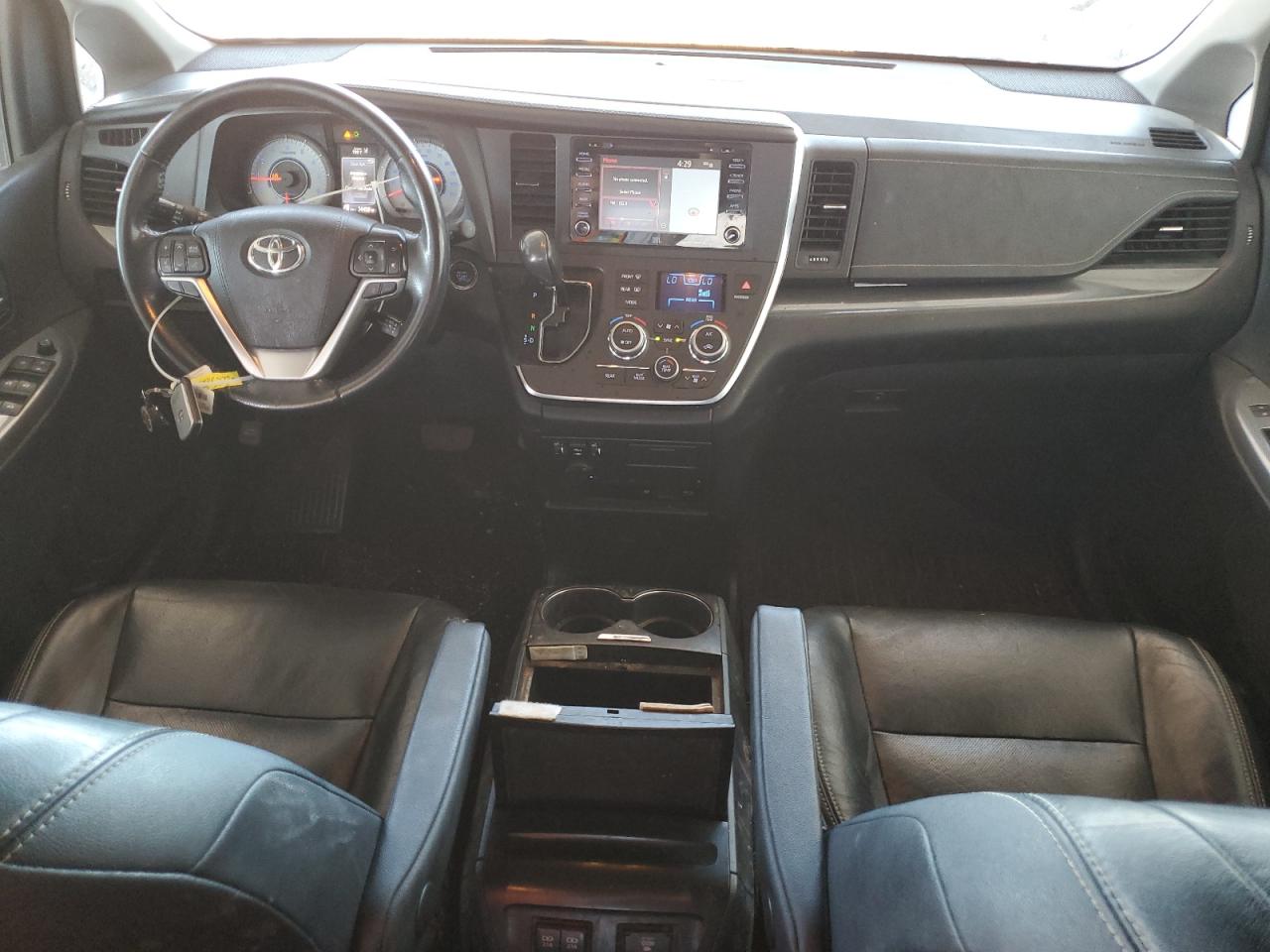 2019 Toyota Sienna - Image 8
