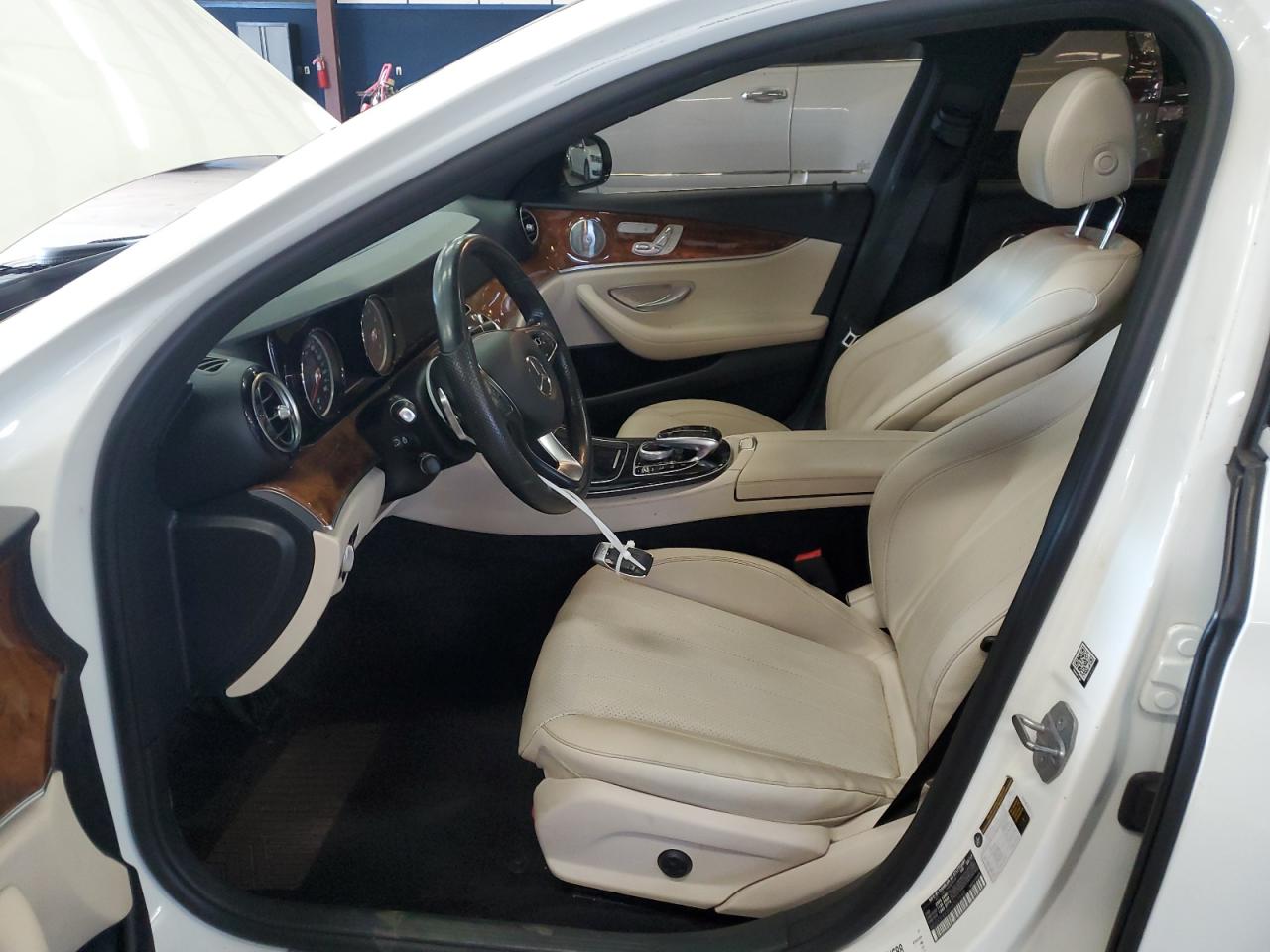 2018 Mercedes-Benz E 300 4Matic VIN: WDDZF4KB0JA307648 Lot: 69655194