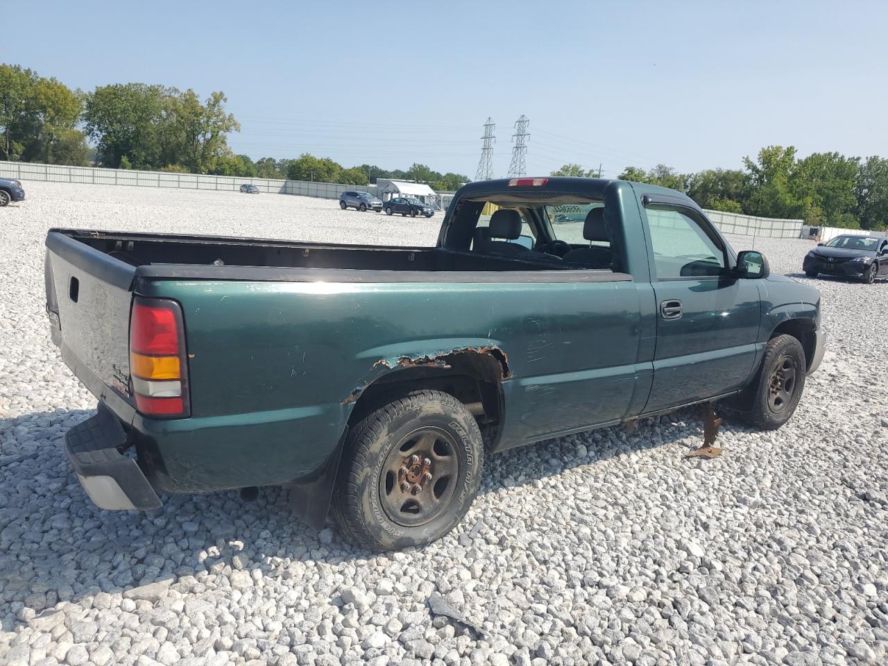 2004 GMC Sierra - Image 3