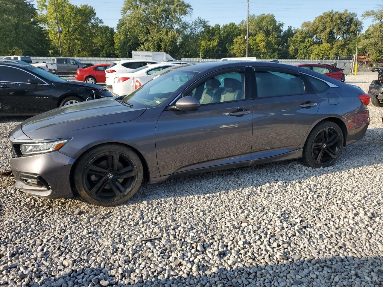 1HGCV1F32JA128176 2018 HONDA ACCORD - Image 1