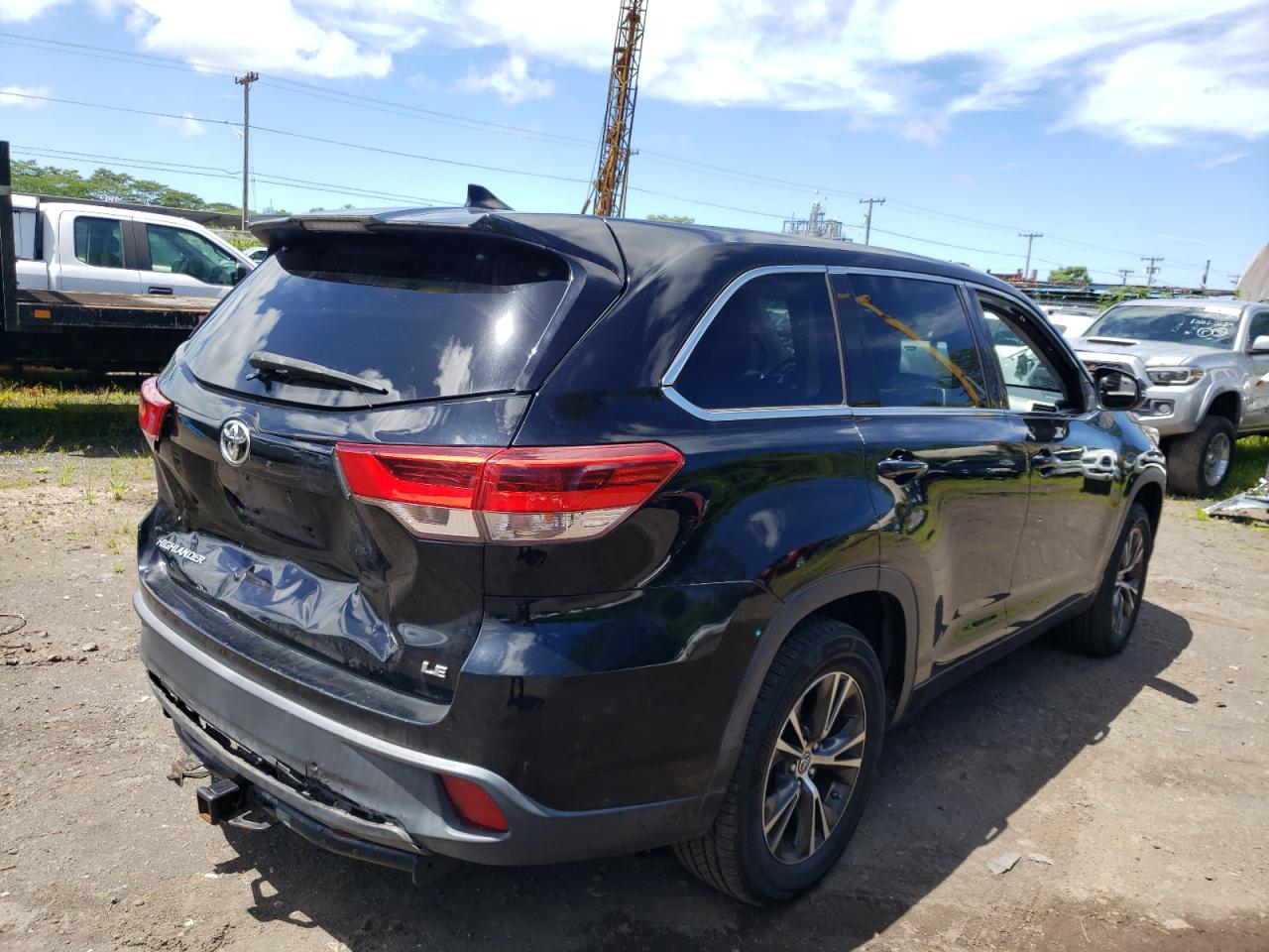 2018 Toyota Highlander Le VIN: 5TDZZRFHXJS260578 Lot: 64647964