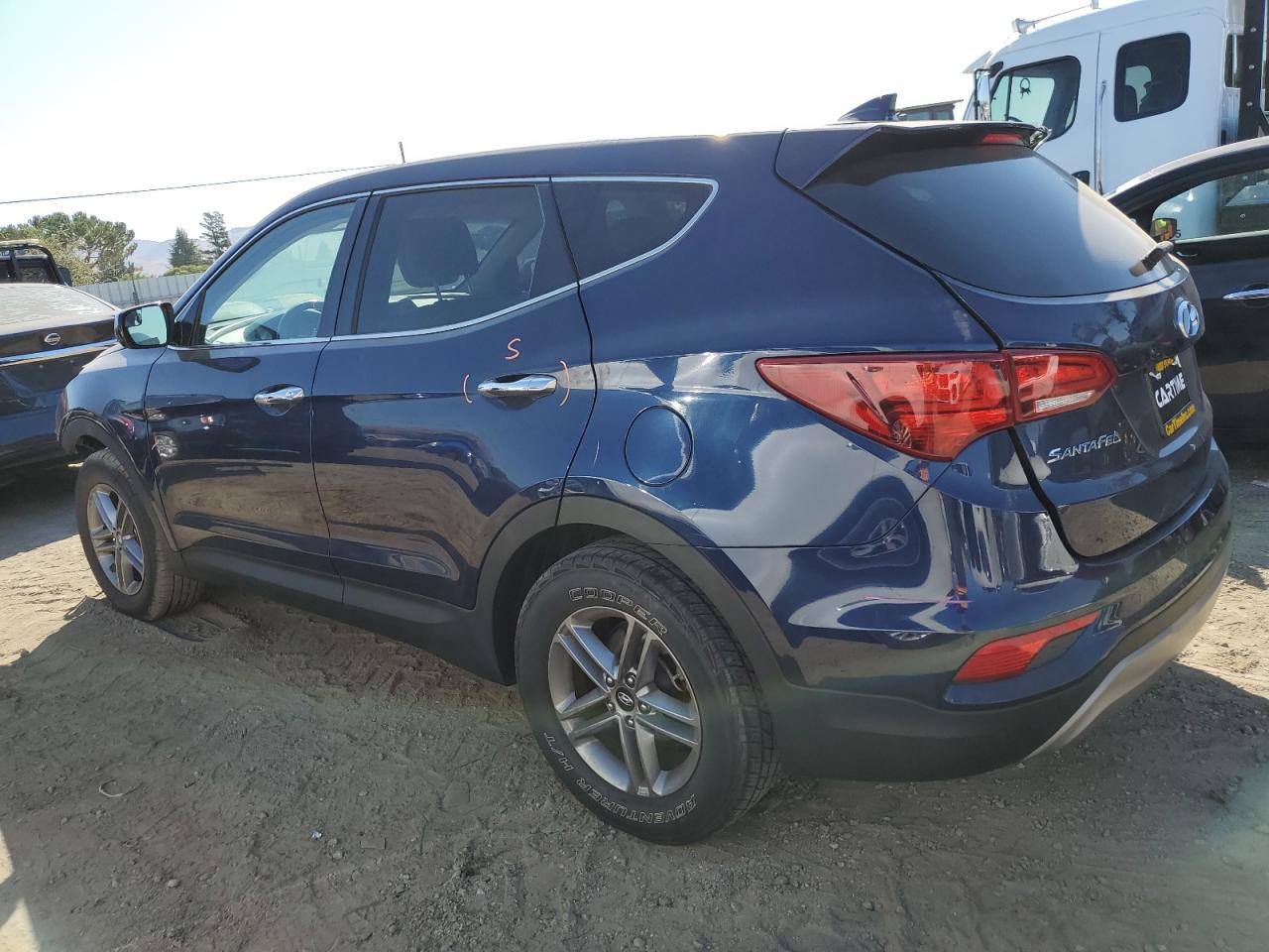 5XYZT3LB1HG382980 2017 HYUNDAI SANTA FE - Image 2