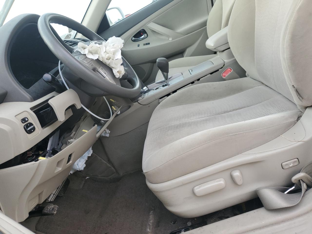 2011 Toyota Camry - Image 7