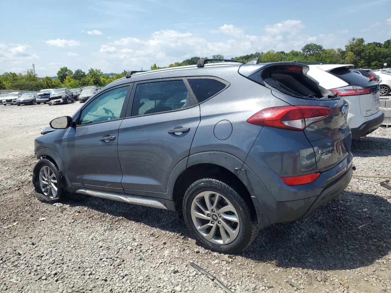 KM8J3CA40HU405094 2017 HYUNDAI TUCSON - Image 2