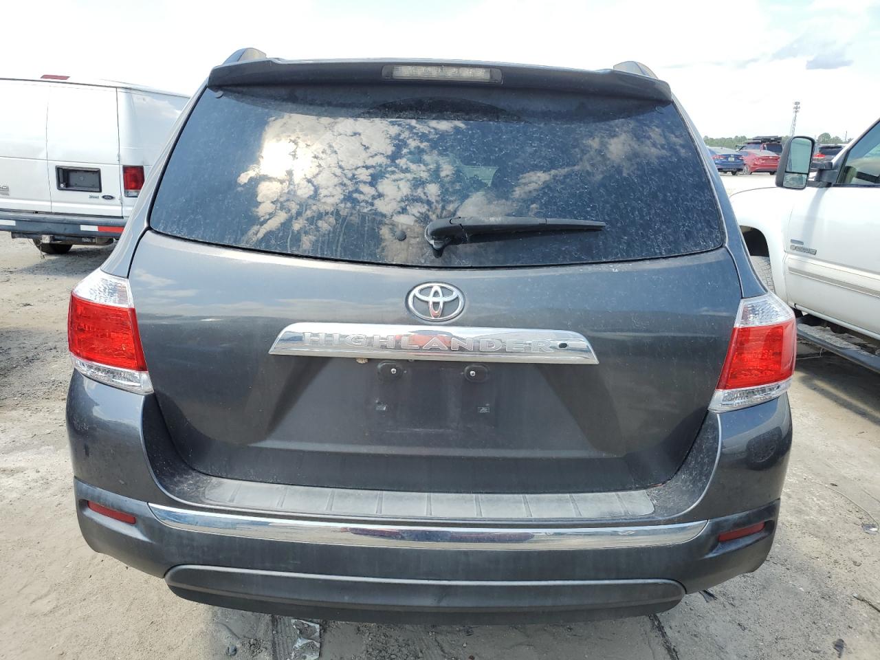 2011 Toyota Highlander Base VIN: 5TDZK3EH5BS038907 Lot: 68029754