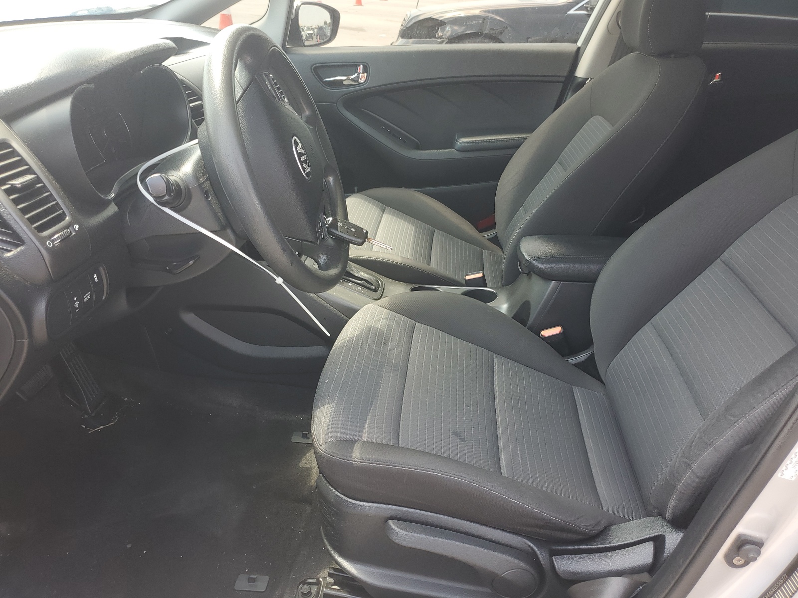 KNAFX4A6XG5506171 2016 Kia Forte Lx