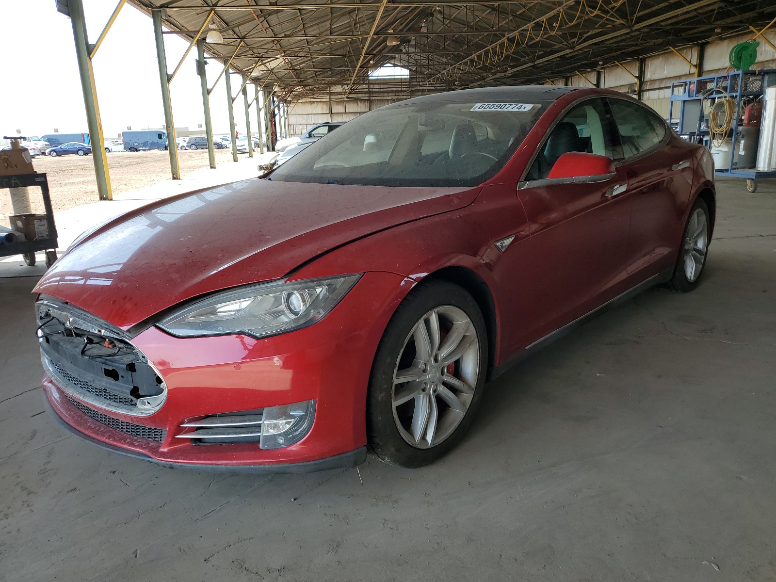 2014 Tesla Model S vin: 5YJSA1H18EFP40512