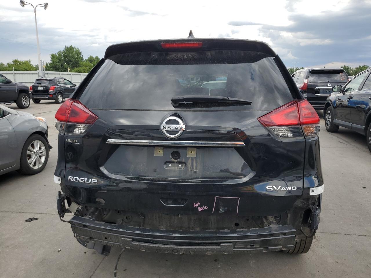 KNMAT2MV2JP537748 2018 Nissan Rogue S