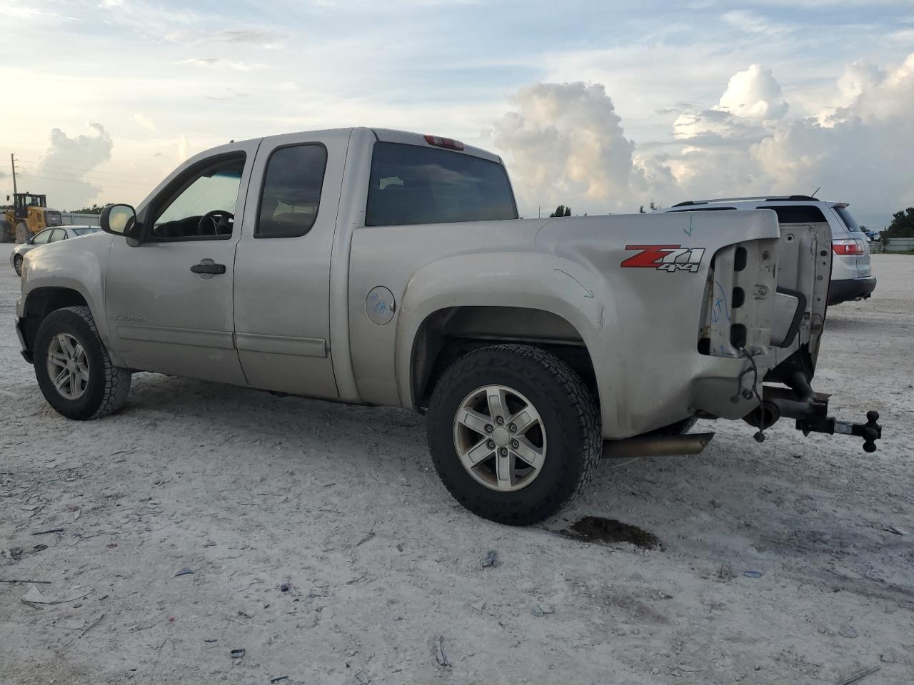 2008 GMC Sierra - Image 2