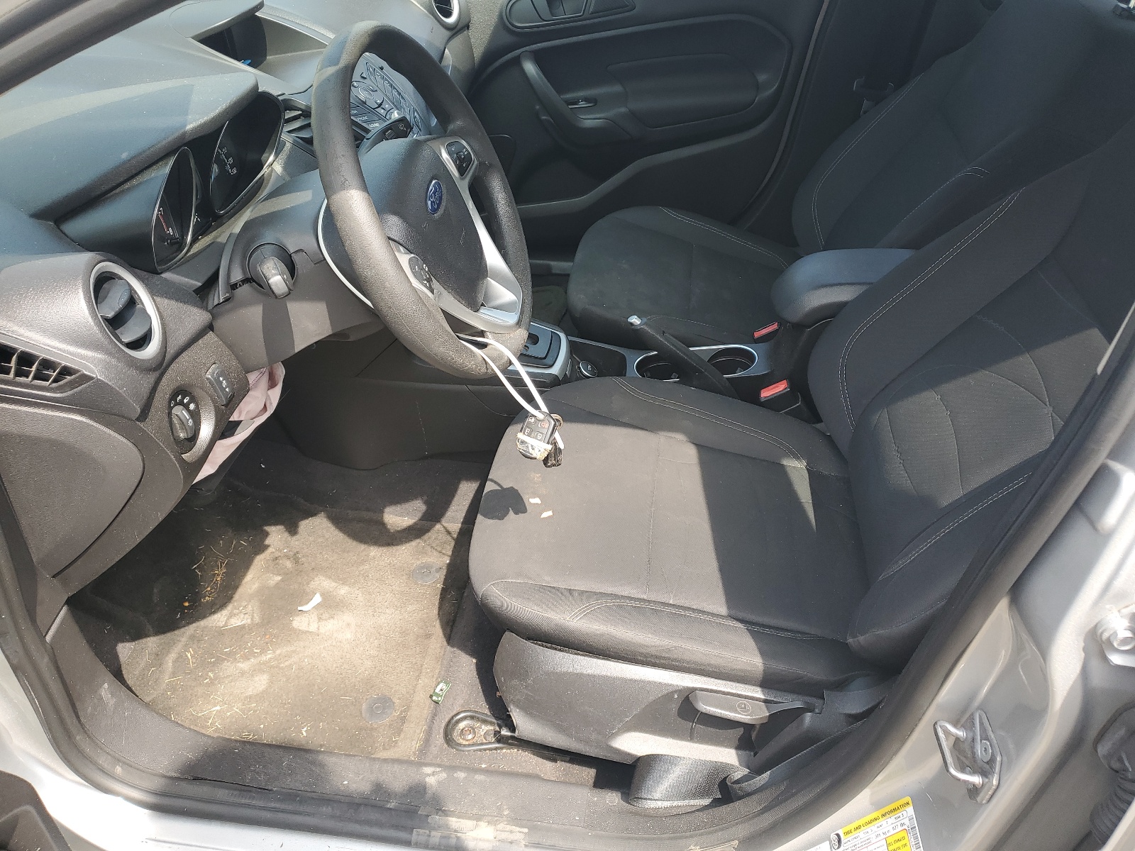 3FADP4BJ3JM136038 2018 Ford Fiesta Se