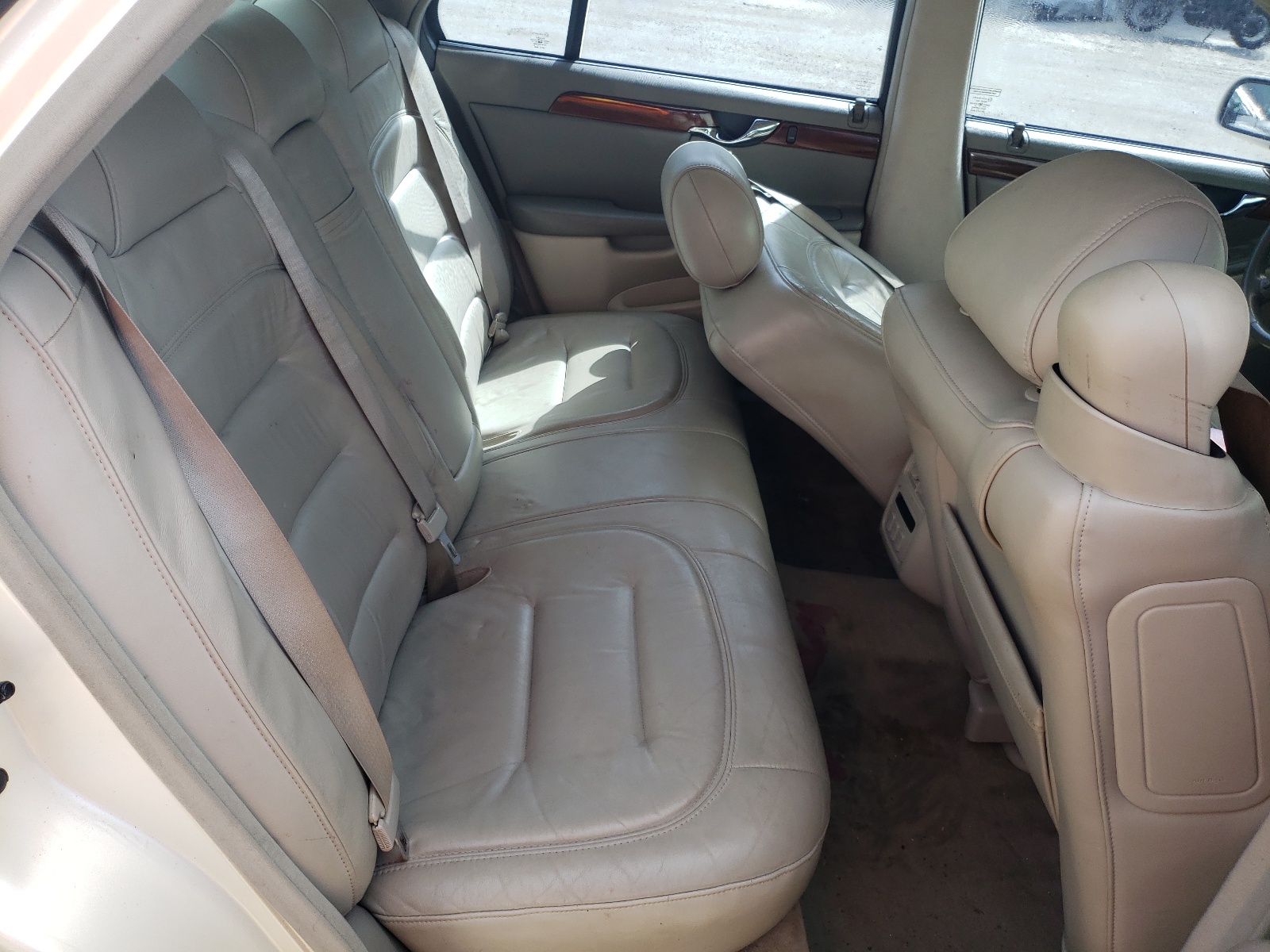 1G6KD54Y11U224384 2001 Cadillac Deville