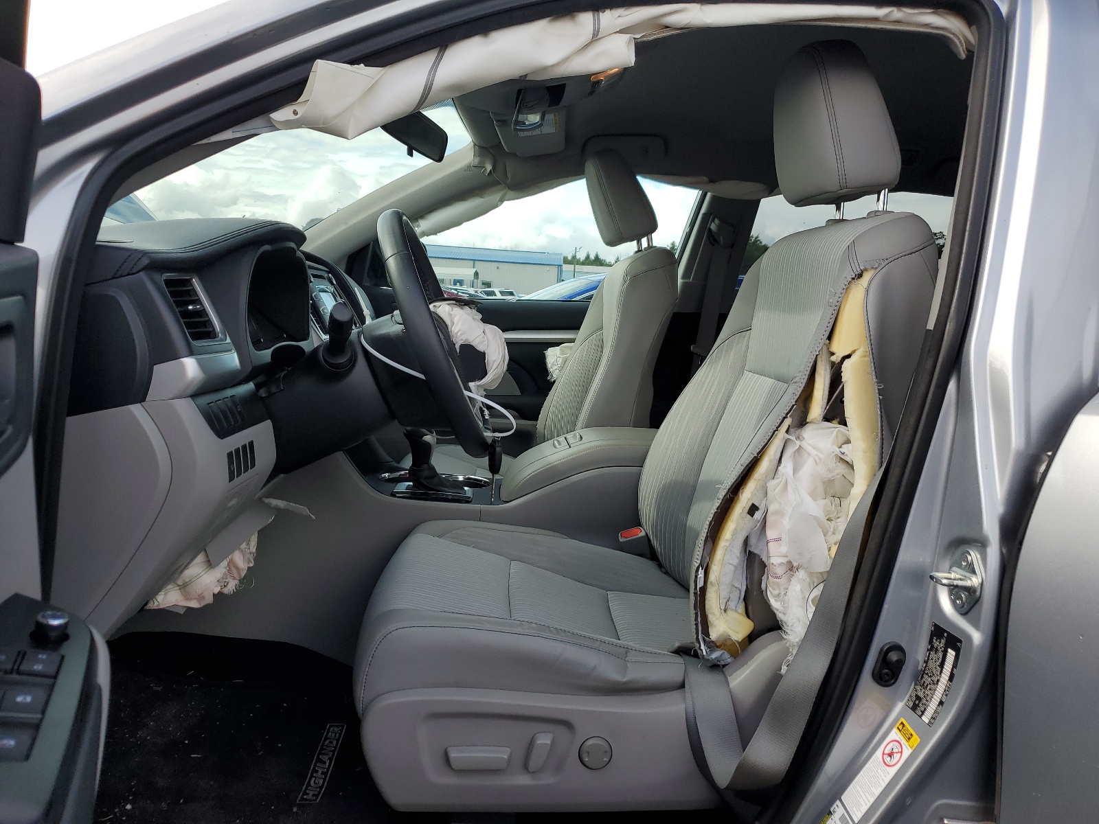 5TDBKRFH1ES021299 2014 Toyota Highlander Le